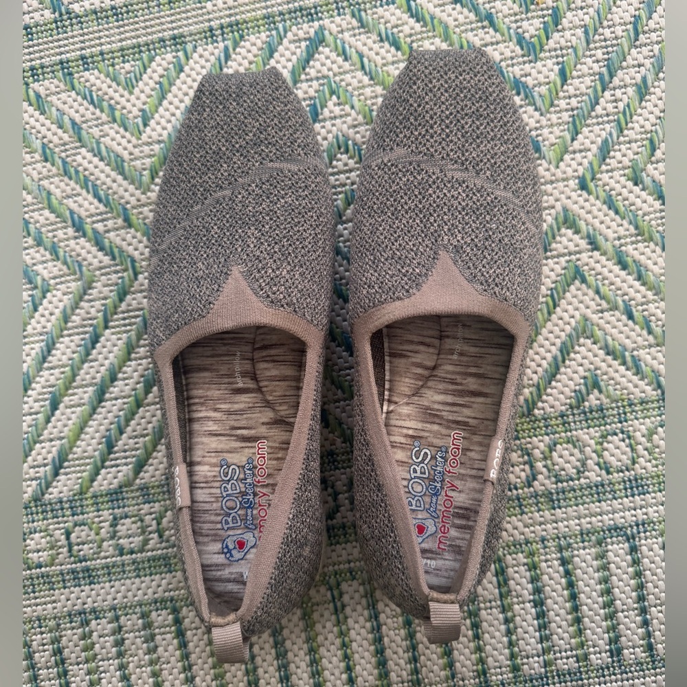 Skechers Slip-On Espadrilles Shoes 10 Tan Black Knit Comfort NWOT Spring Summer